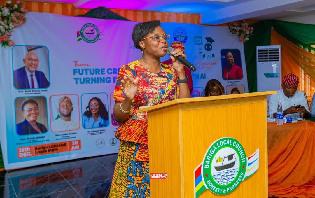 Adedolapo Osuntuyi speaking with students about AI and the future of education